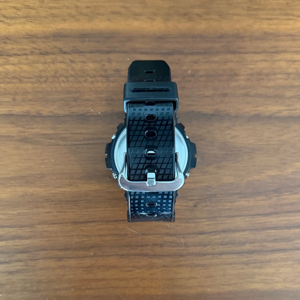 G-Shock Black Watch - Picture 4 of 4